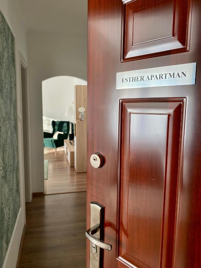 Esther Apartman 타타반야 외부 사진